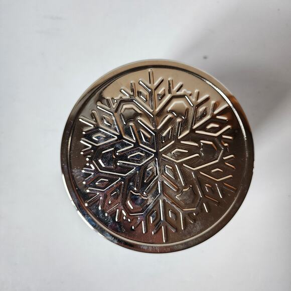 Bath & Body Works Winter Scented Jar Candle 14.5 Oz White 3 Wick - Picture 5 of 7